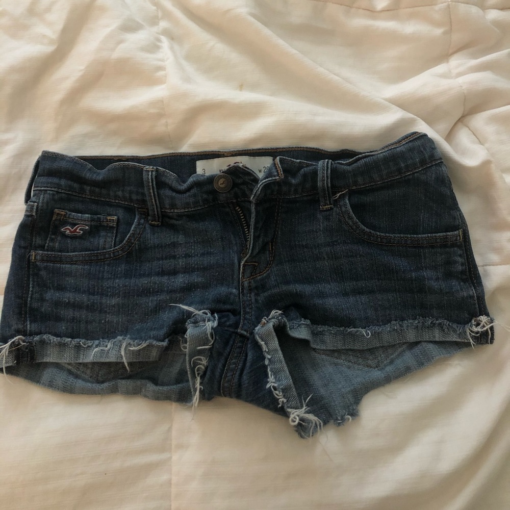 Dark wash hollister jean shorts!!
